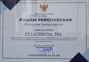 Piagam Penghargaan Program Pemagangan dari Walikota Cilegon